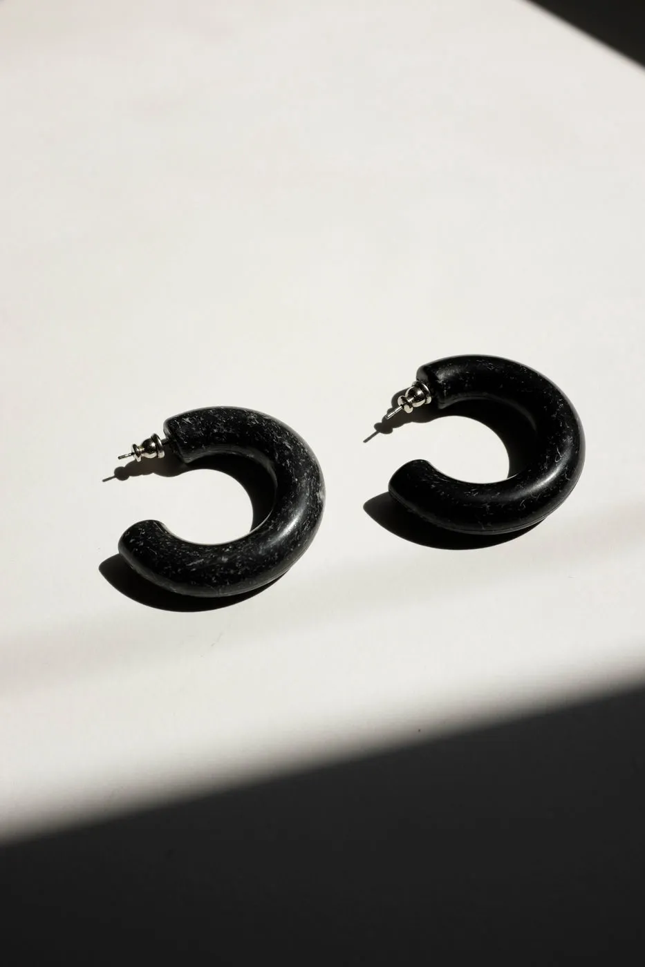 0009_VINTAGE BOLD MARBLE LIKE HOOPS